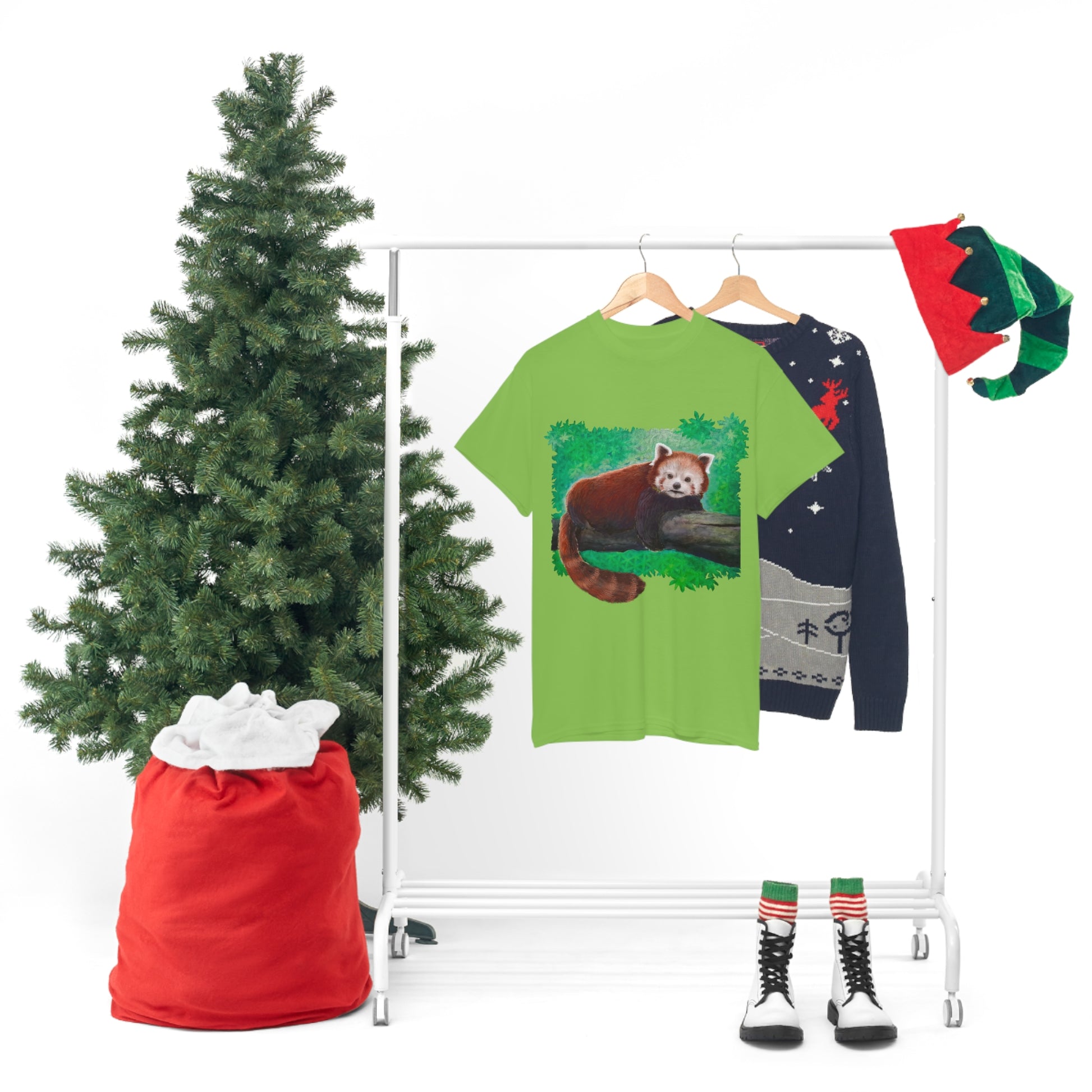 Red Panda.                                                  Unisex Heavy Cotton Tee - Lenzart