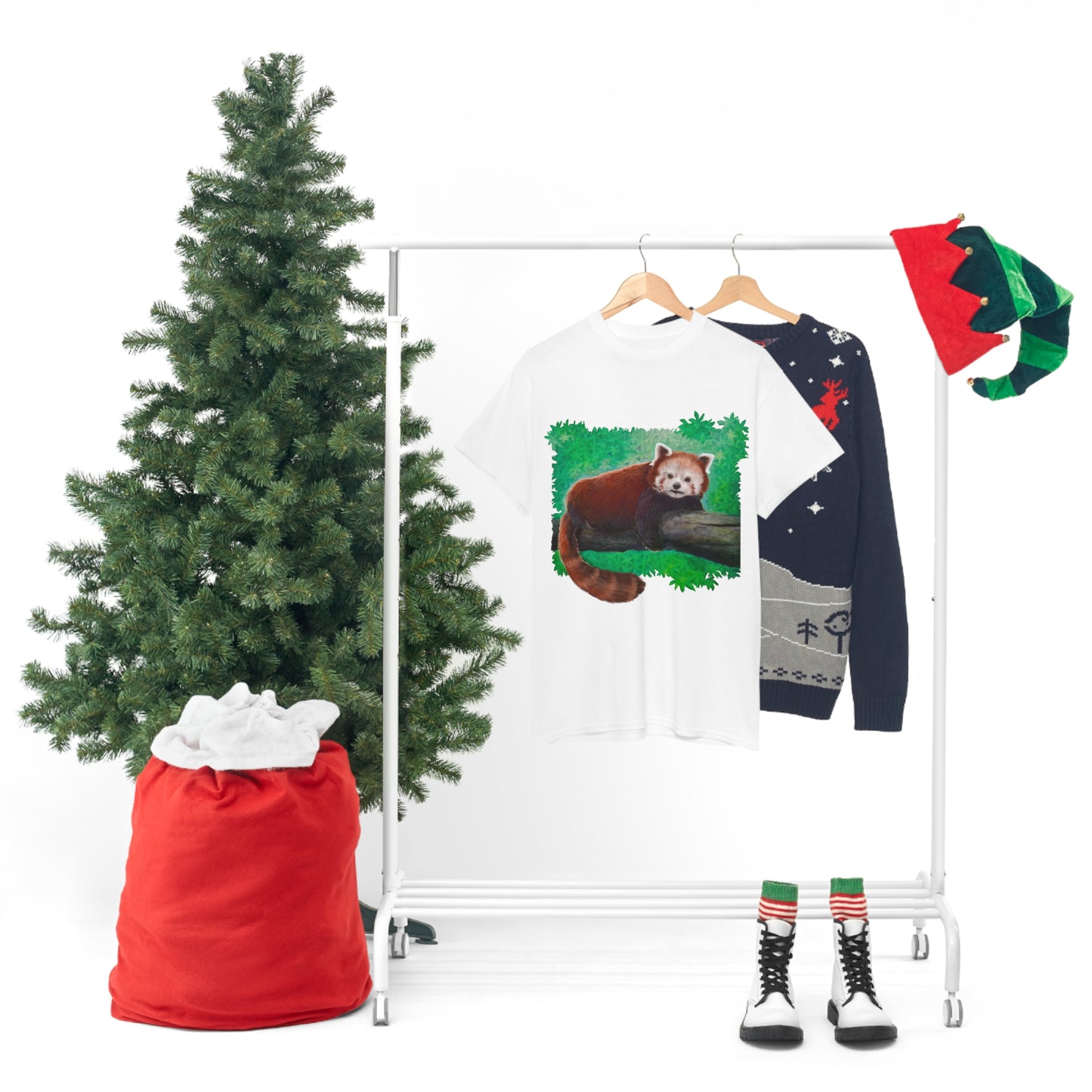 Red Panda.                                                  Unisex Heavy Cotton Tee - Lenzart